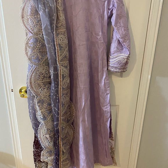 Indian / Pakistani style suit - fully stitched - Picture 6 of 7